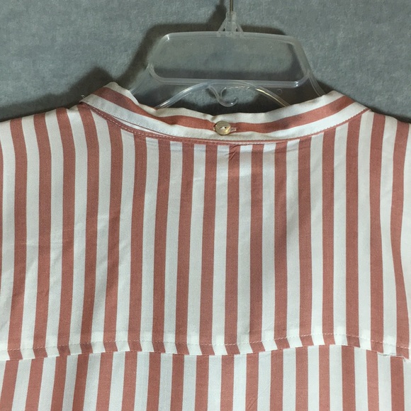 NWOT Naturals by D & Co Tailored Striped Shirt with Abalone Buttons & HiLo Hem - Picture 4 of 16